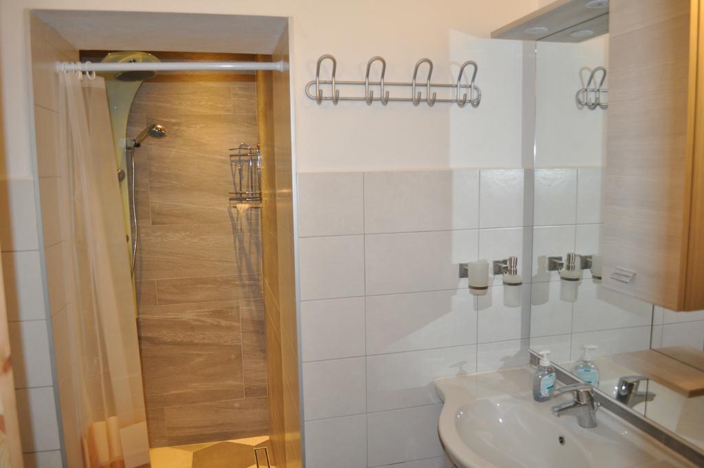 Casa Petrolli Apartment Cannobio Ngoại thất bức ảnh